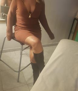 610989464: Chica busca chico en Mallorca