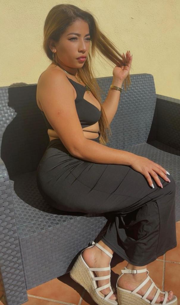 677469144: Chica busca chico en Málaga