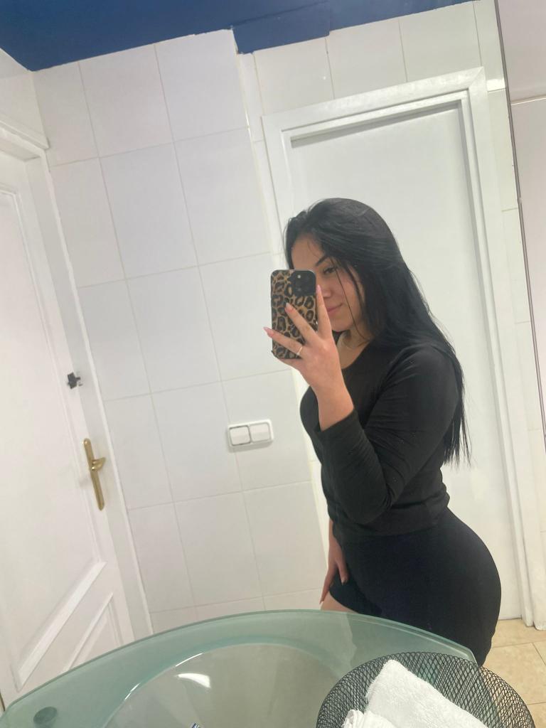 633400597: Chica busca chico en Ibiza