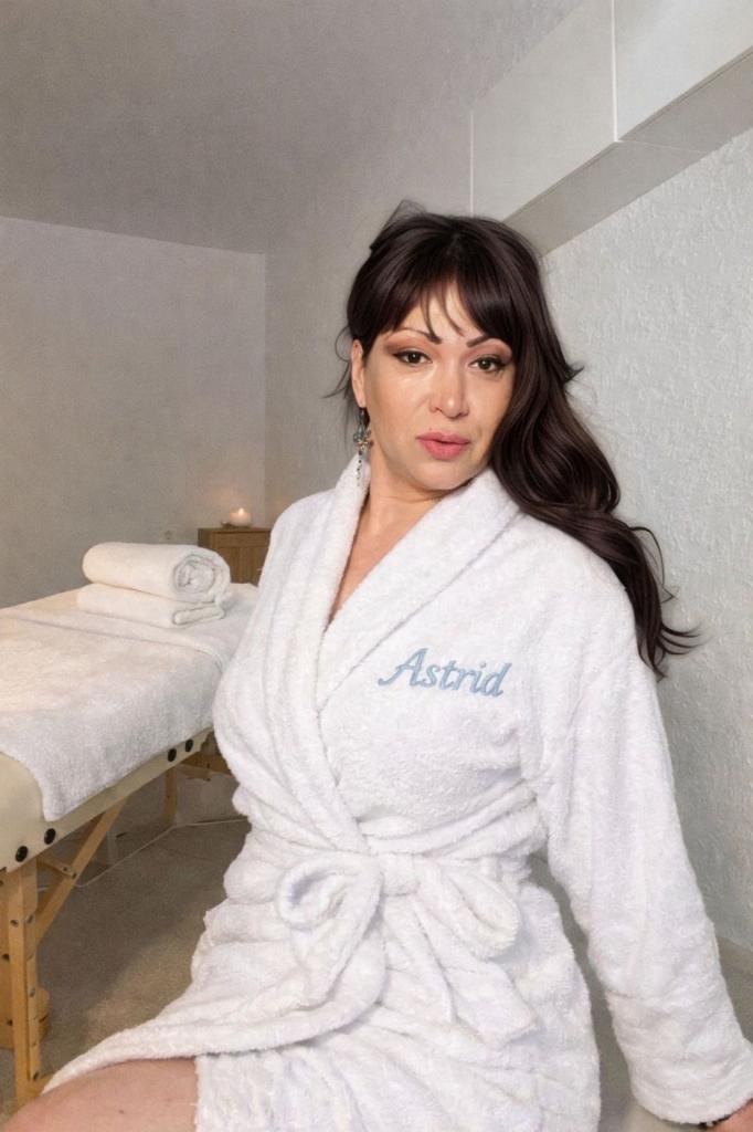 617510100: Travesti en Barcelona