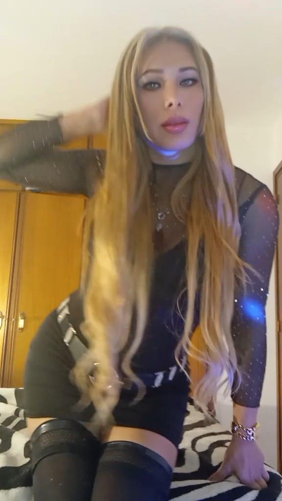 742064087: Transexual en Barcelona