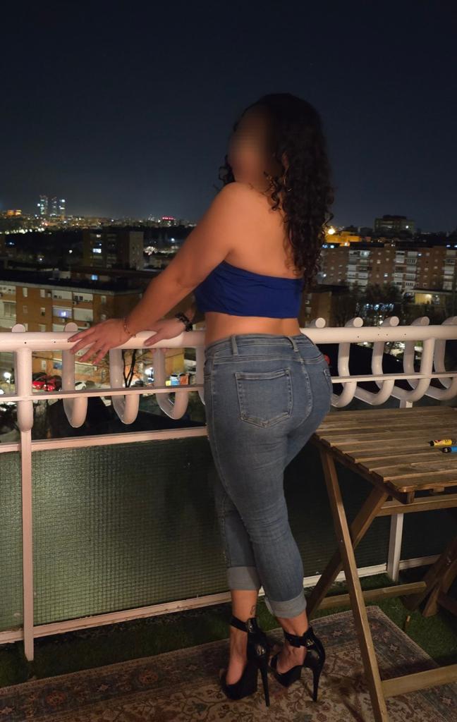Chica busca chico en Madrid: Chica busca chico