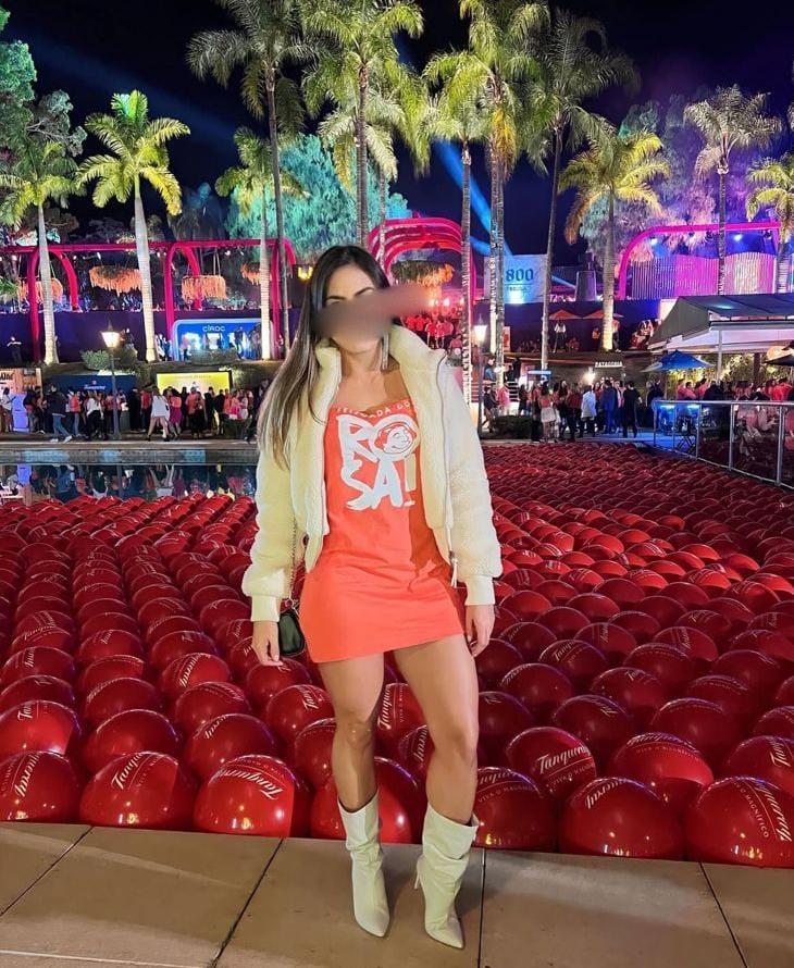 672956362: Chica busca chico en Barcelona