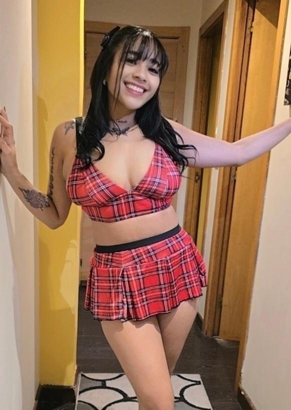 676463299: Chica busca chico en Pontevedra