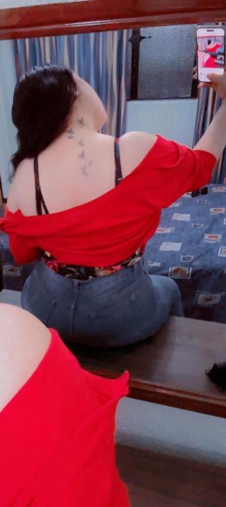 658392325: Chica busca chico en Ibiza