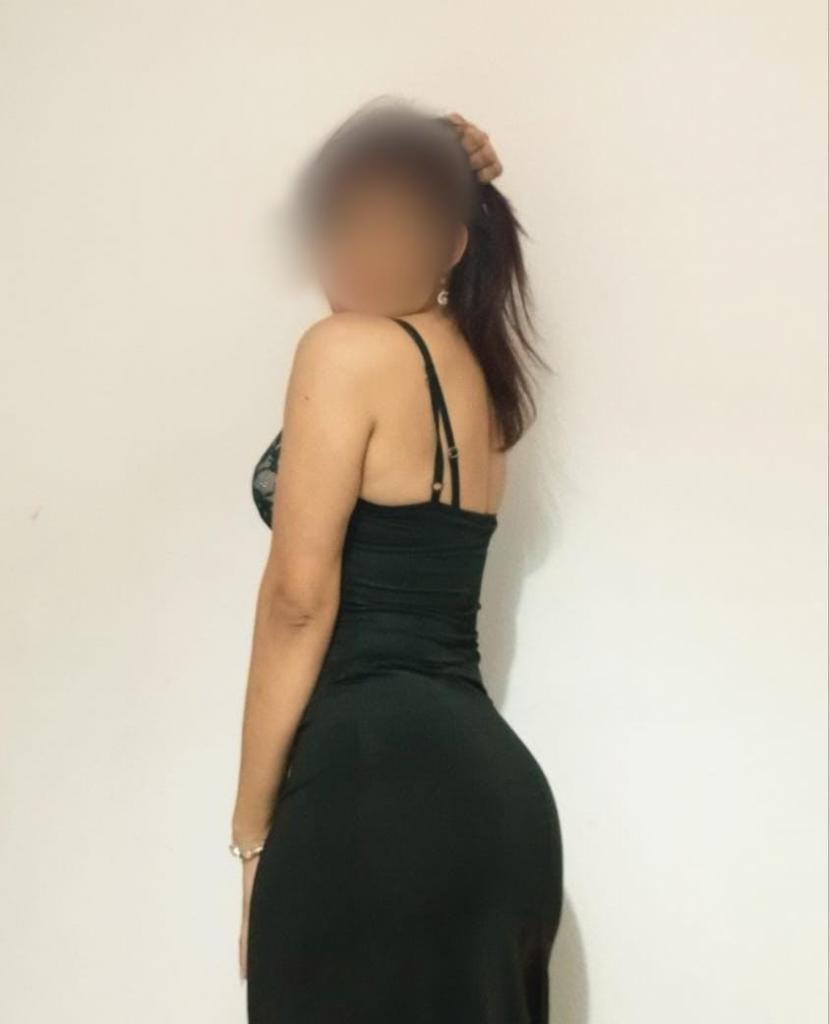 604331351: Chica busca chico en Ibiza