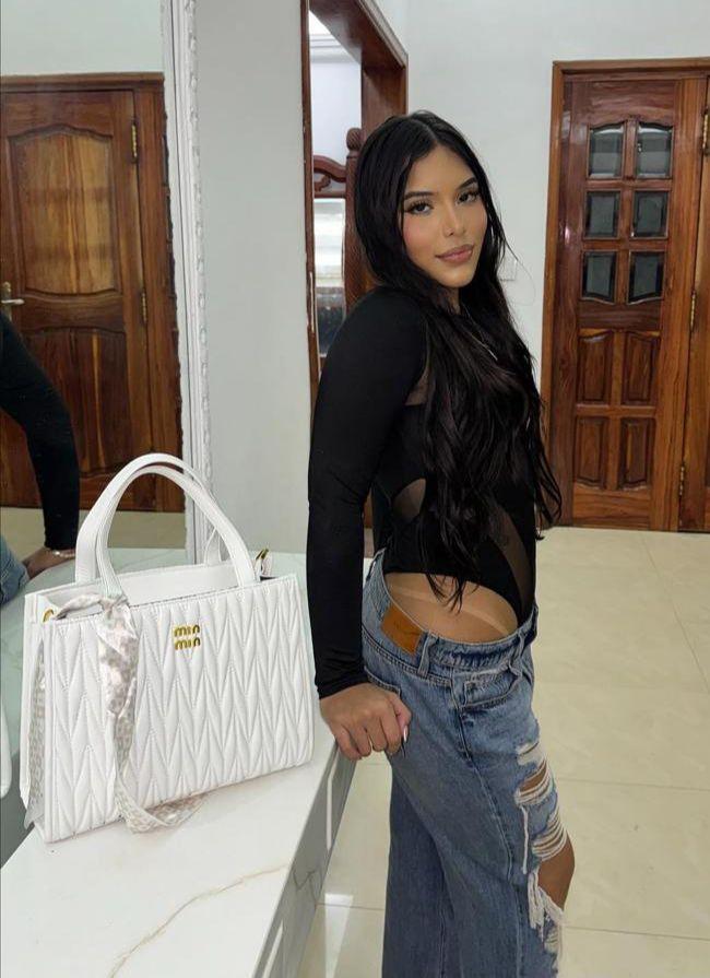 672524360: Chica busca chico en Alicante