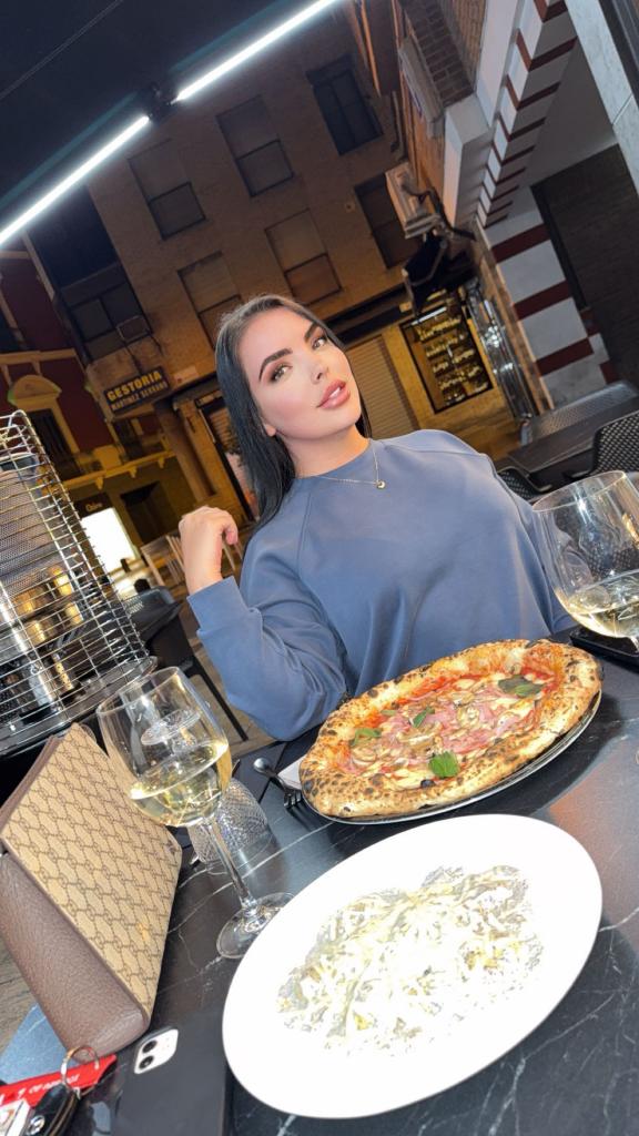 Chica busca chico en Murcia: Chica busca chico