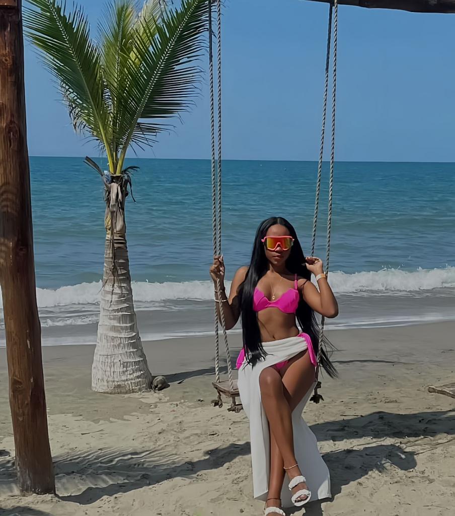 658271254: Chica busca chico en Barcelona