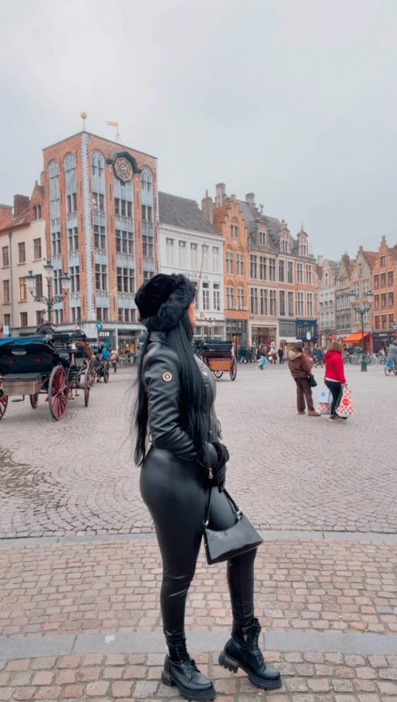 631874604: Chica busca chico en Madrid