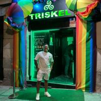 643564317: Chico busca chica en Madrid