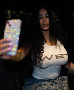 631373075: Chica busca chico en Madrid