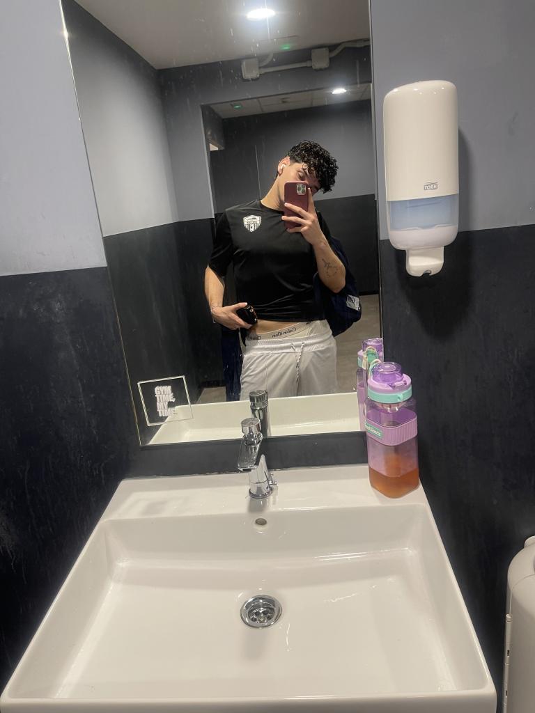 637104417: Chico busca chica en Valencia