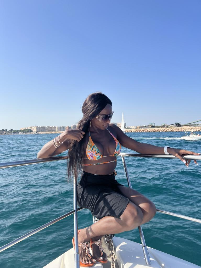 677676755: Travesti en Madrid