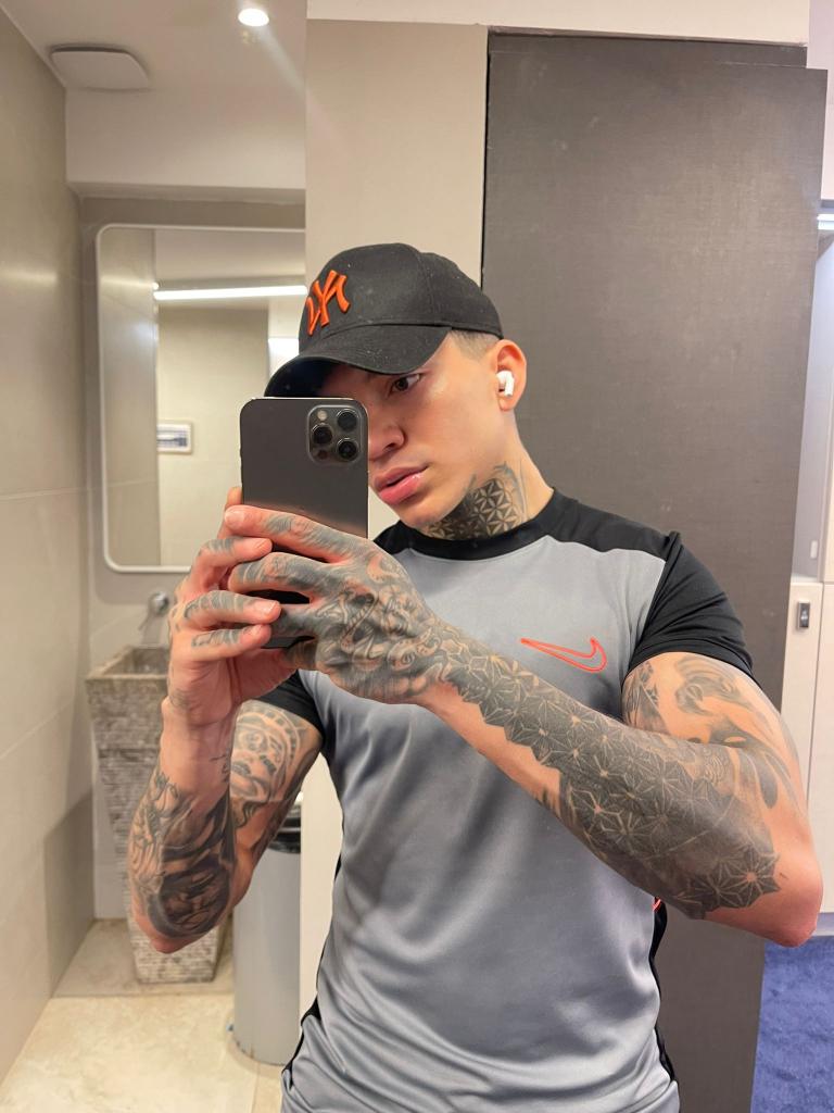 631044024: Chico busca chica en Valencia