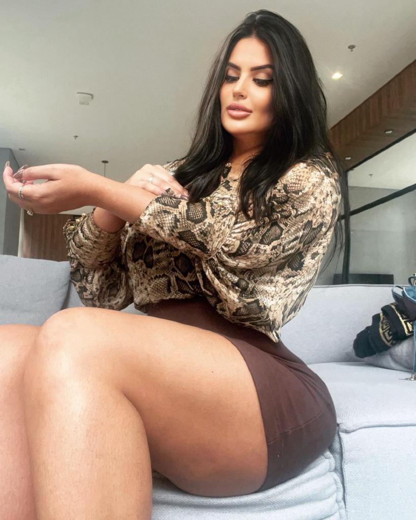 602454103: Chica busca chico en Granada