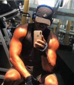 676696855: Chico busca chica en Barcelona