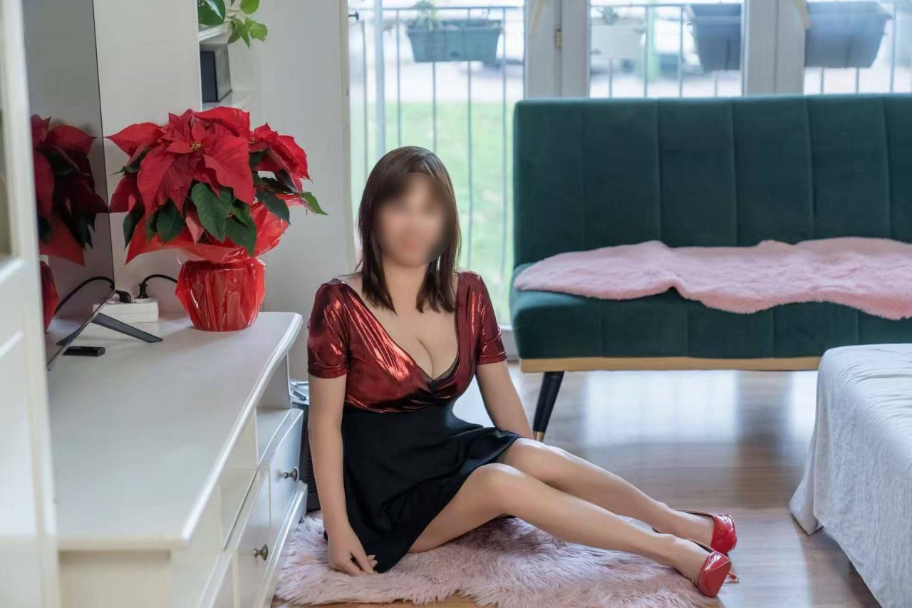 673619509: Chica busca chico en Barcelona