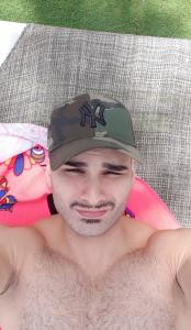 610657829: Chico busca chica en Valladolid