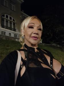 663439766: Chica busca chico en León