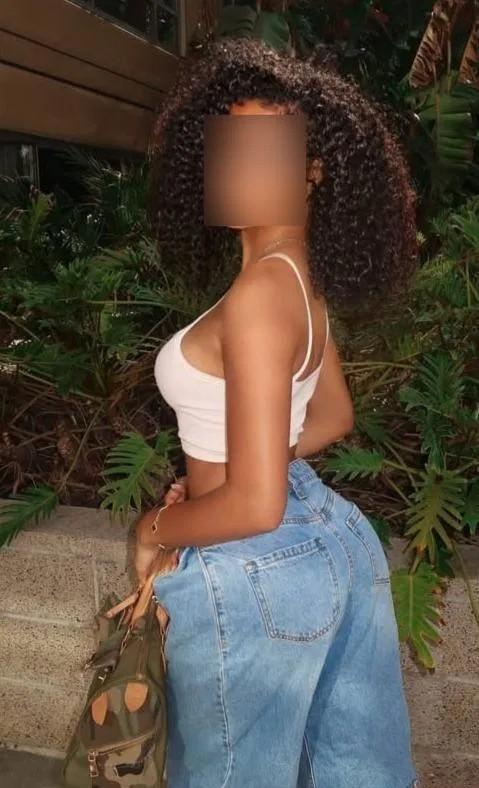 656777200: Chica busca chico en Barcelona