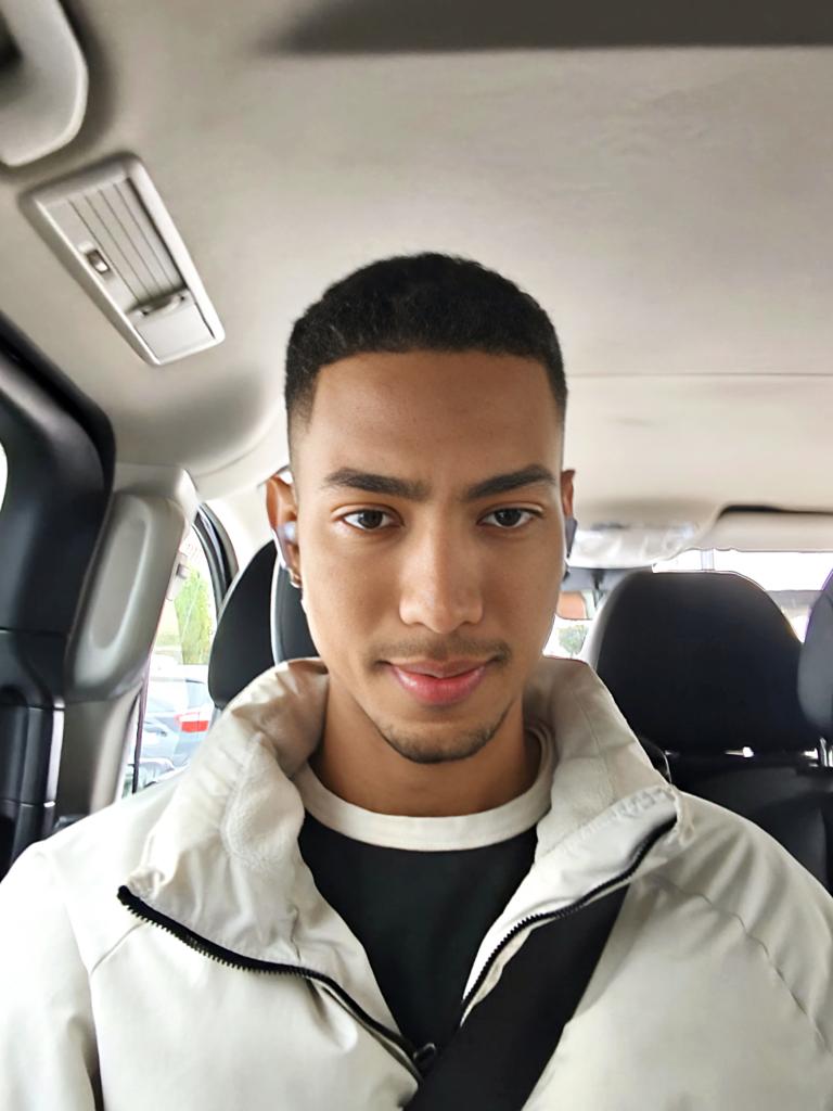 Chico busca chica en Málaga: 