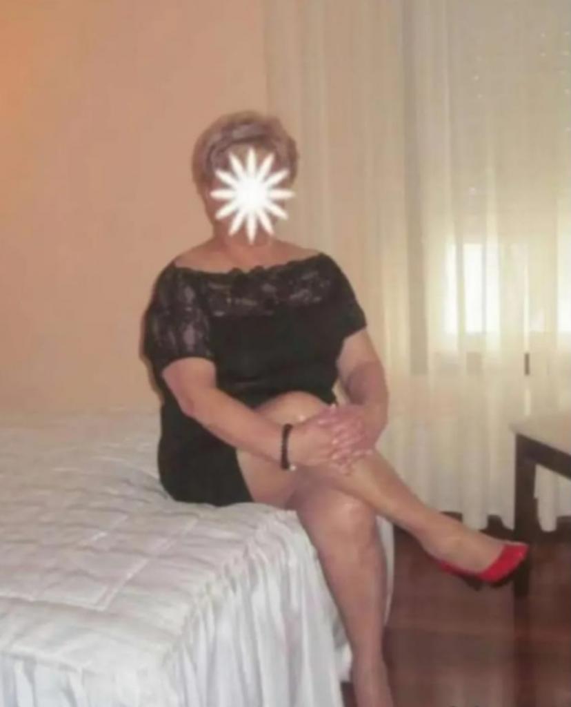 646744149: Chica busca chico en La Coruña