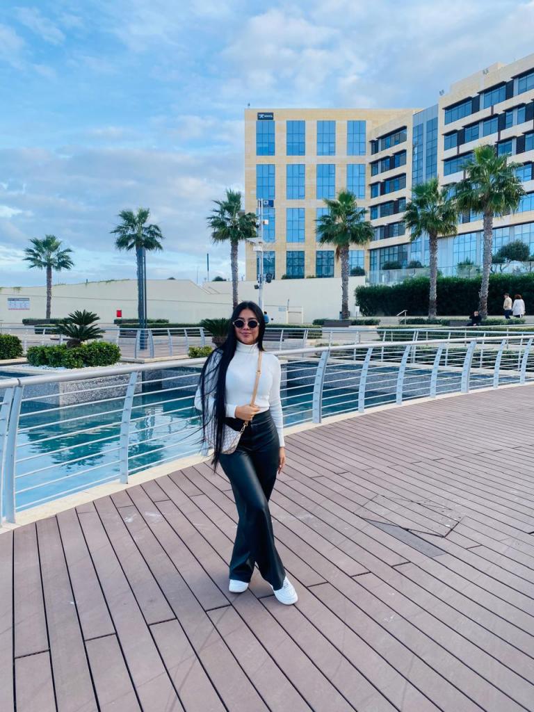 666314324: Chica busca chico en Ibiza