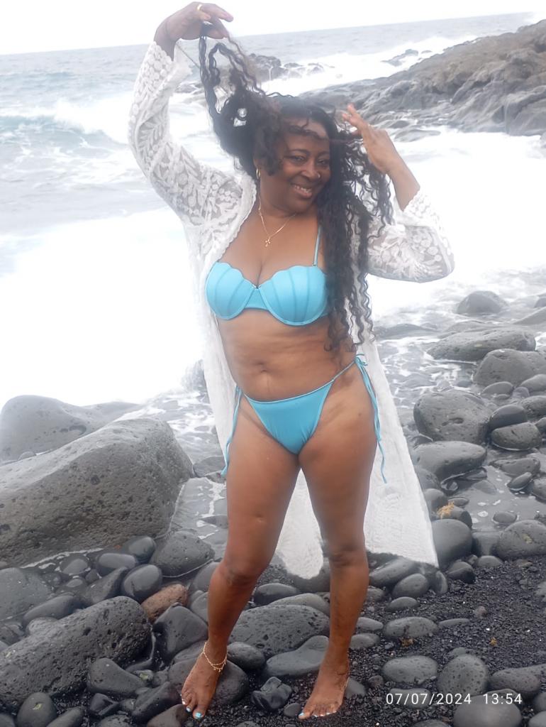 641010831: Chica busca chico en Sevilla