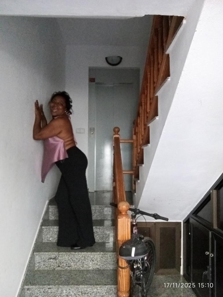 641010831: Chica busca chico en Sevilla