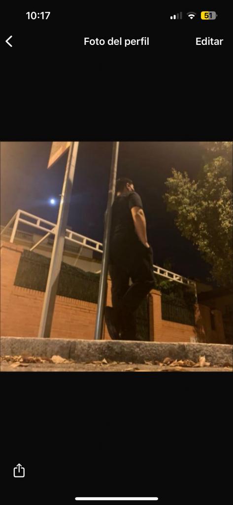 Chico busca chica en Sevilla: 