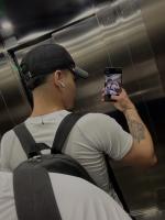 698461472: Chico busca chica en Barcelona