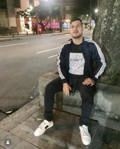 627088175: Chico busca chica en Sevilla