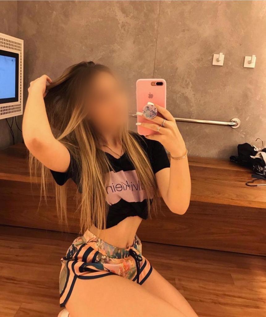 641019294: Chica busca chico en La Coruña