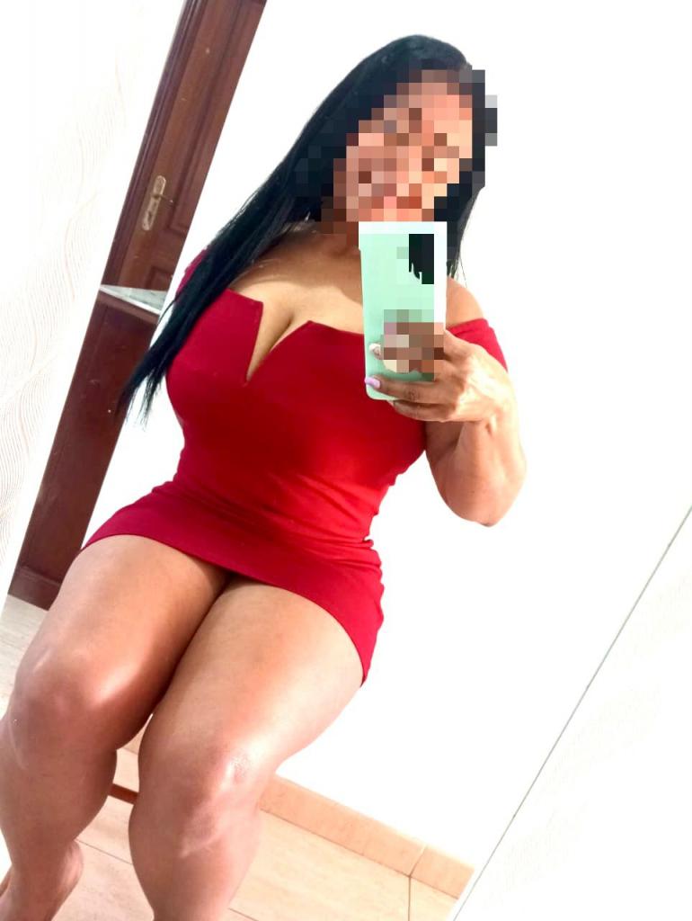 604199418: Chica busca chico en La Coruña