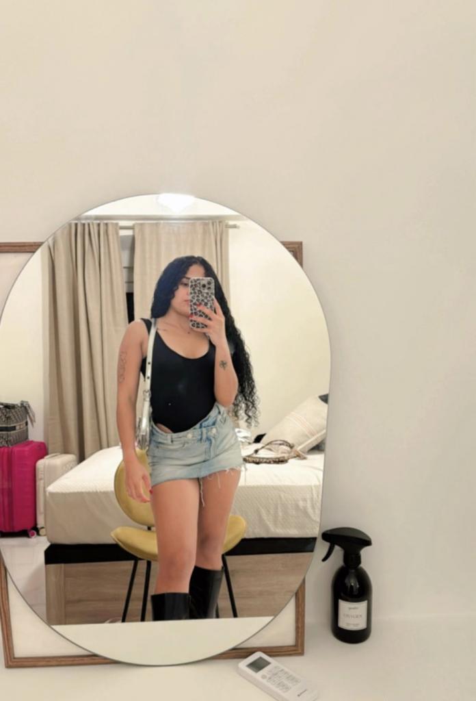 671950300: Chica busca chico en Sevilla