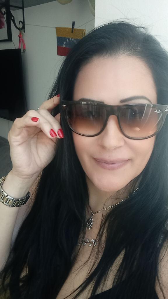 613944750: Chica busca chico en Málaga