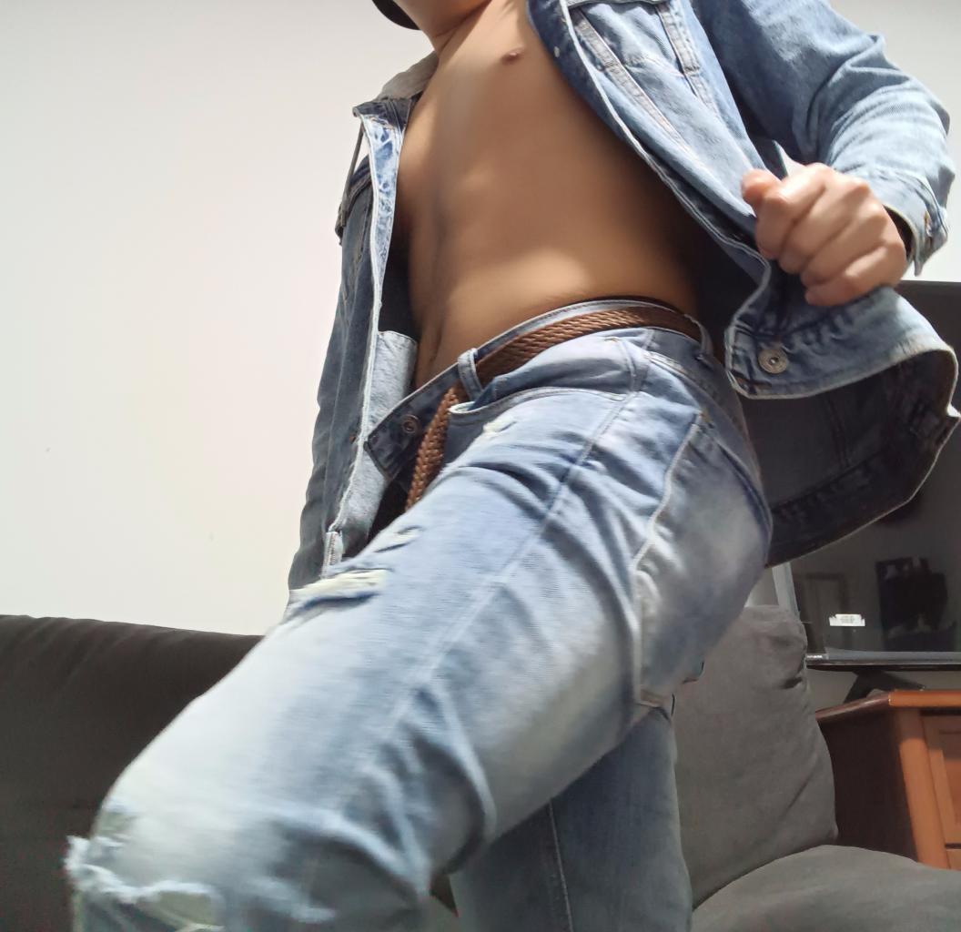 Chico busca chica en Granada: 