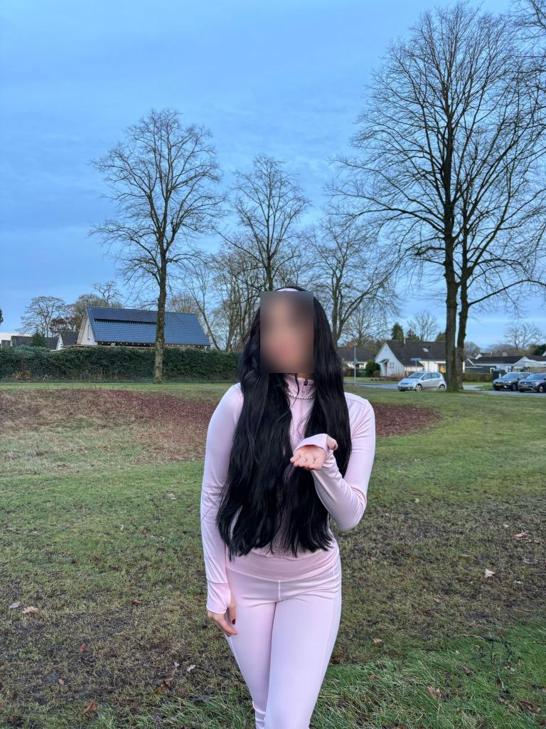 695112861: Chica busca chico en Valencia