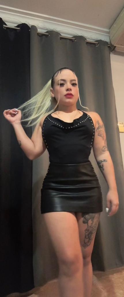 661629375: Chica busca chico en Barcelona