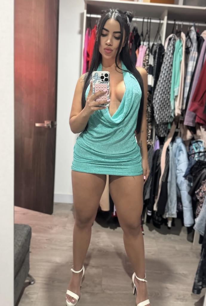 672088150: Chica busca chico en Sevilla