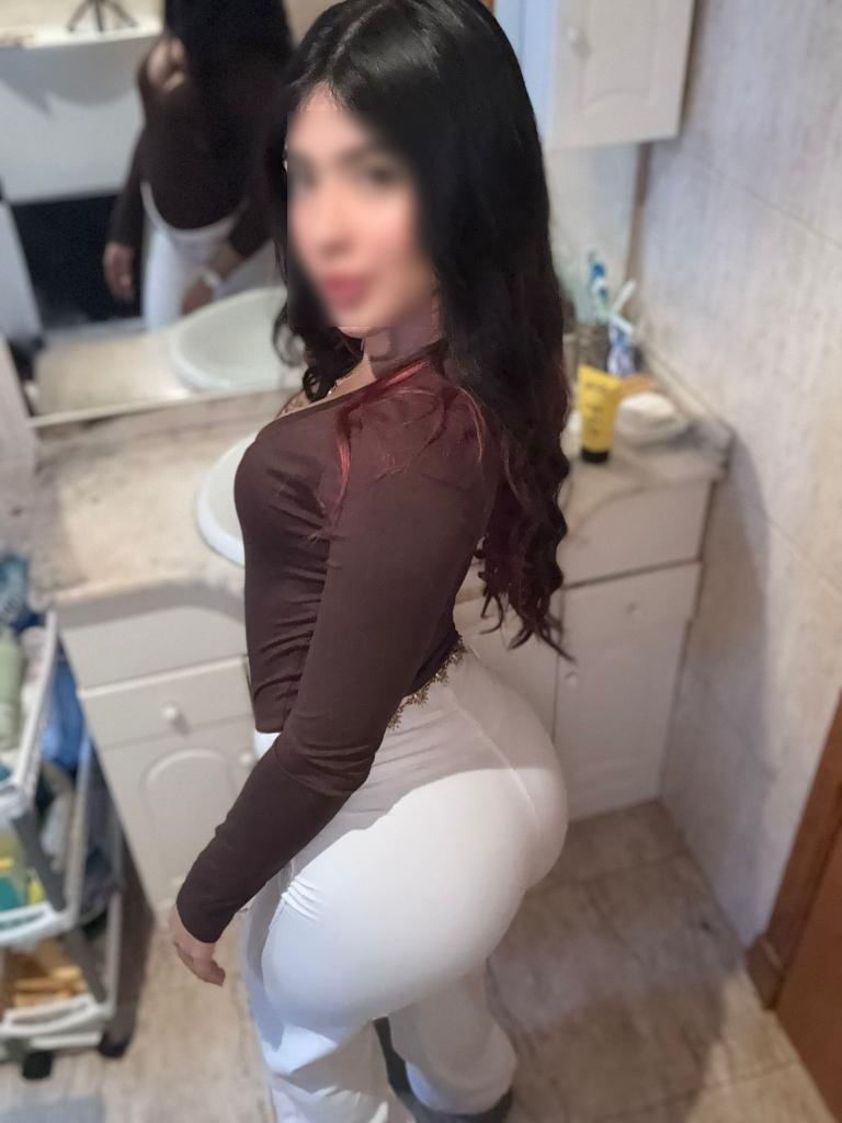631234051: Chica busca chico en Madrid