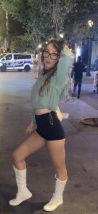 667726466: Chica busca chico en Madrid