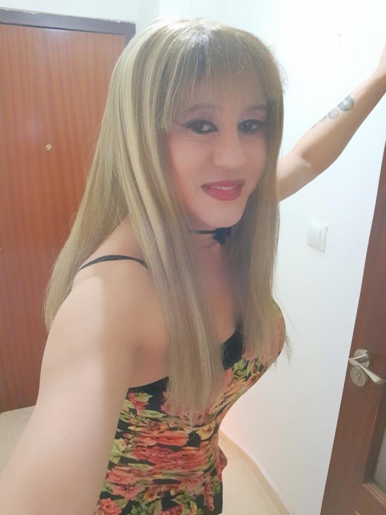 631197552: Transexual en Huelva