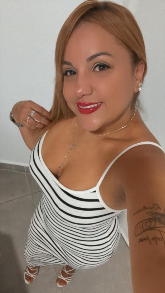 674005887: Chica busca chico en Málaga