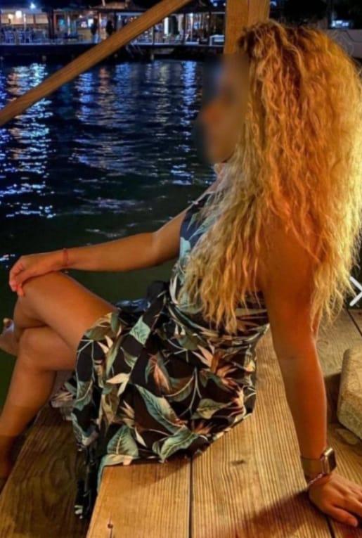 742039027: Chica busca chico en León