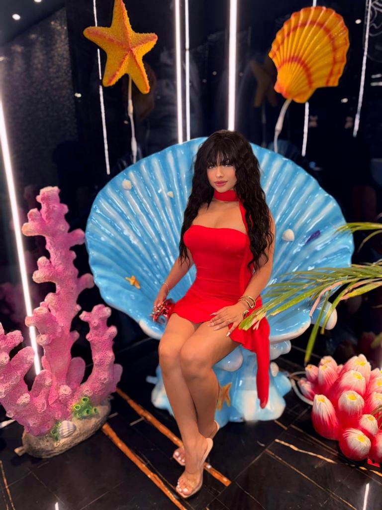 633863889: Chica busca chico en La Coruña