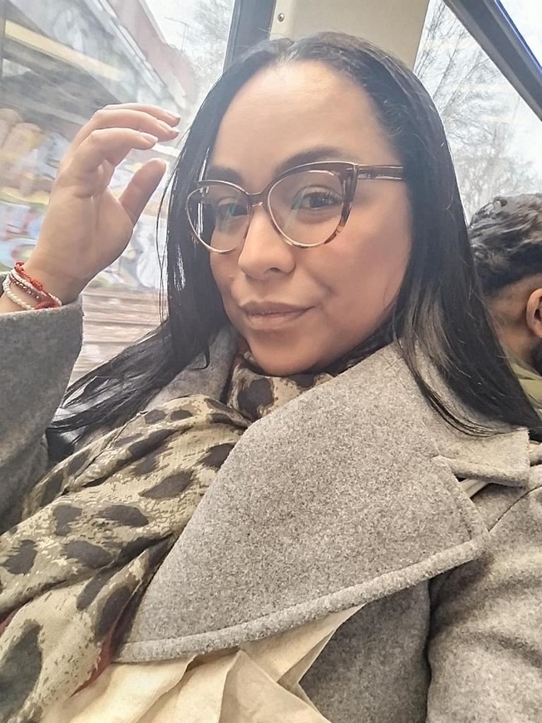 Chica busca chico en Sevilla: Chica busca chico