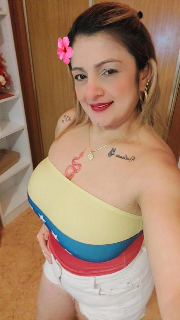 617583869: Chica busca chico en Murcia