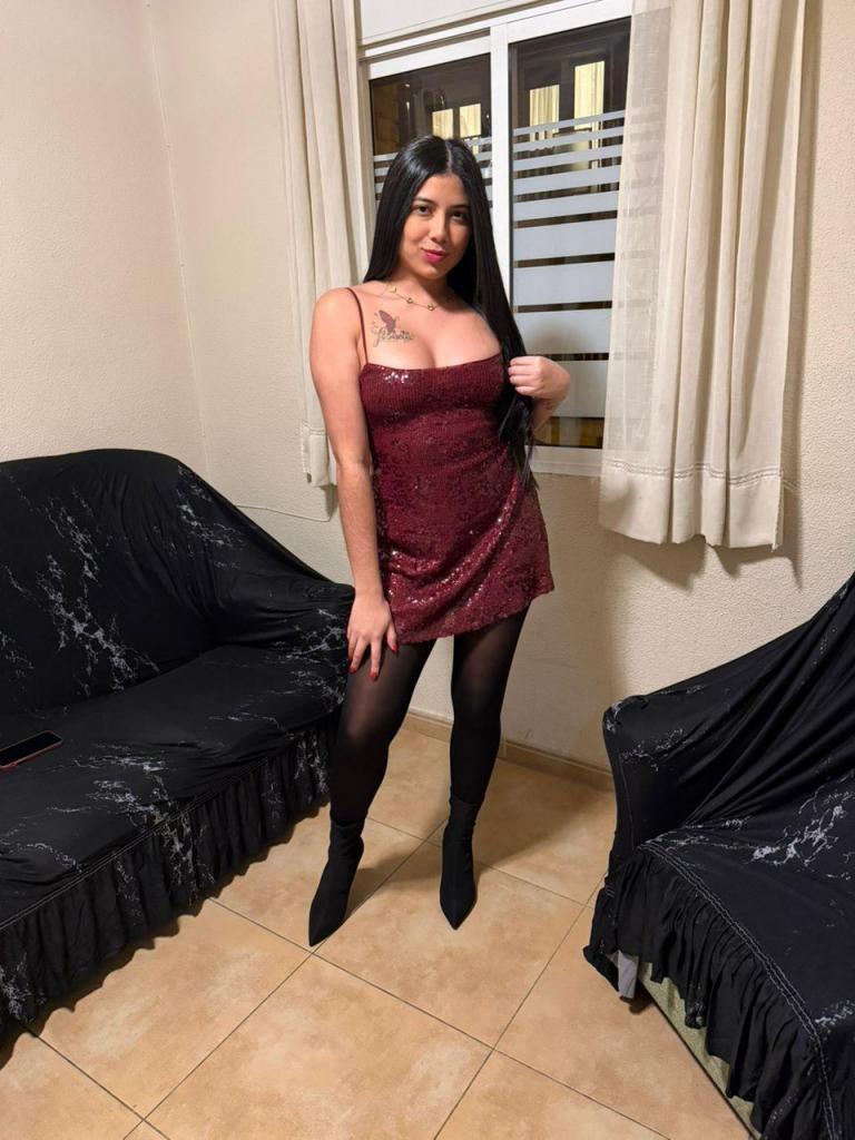 661120993: Chica busca chico en Barcelona